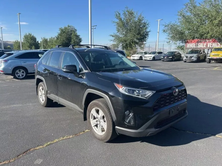 2021 Toyota RAV4 Hybrid XLE photo 1