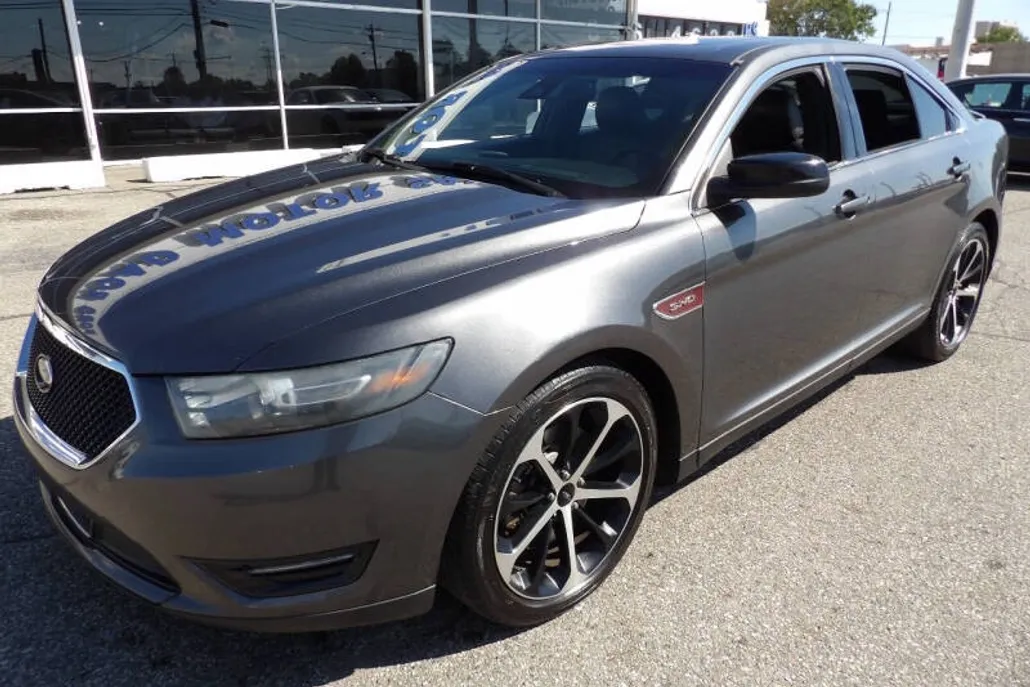 2015 Ford Taurus SHO photo 1