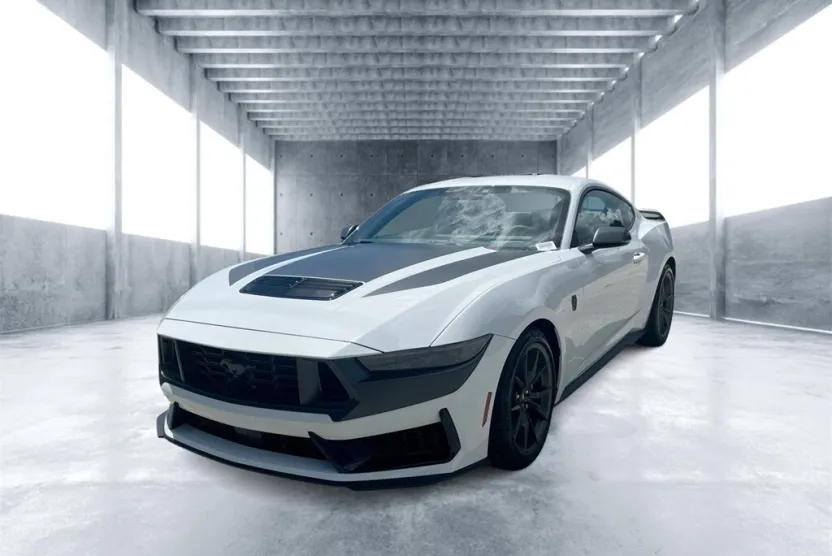 2025 Ford Mustang Dark Horse Deluxe photo 1