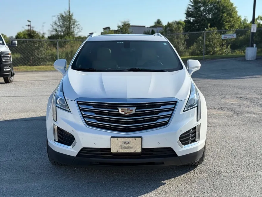 2017 Cadillac XT5 Luxury photo 1