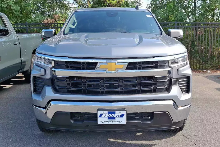 2026 Chevrolet Silverado 1500 LT photo 1