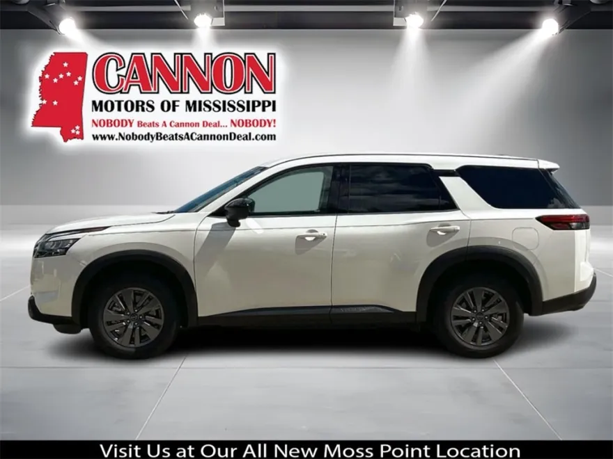 2025 Nissan Pathfinder S photo 1