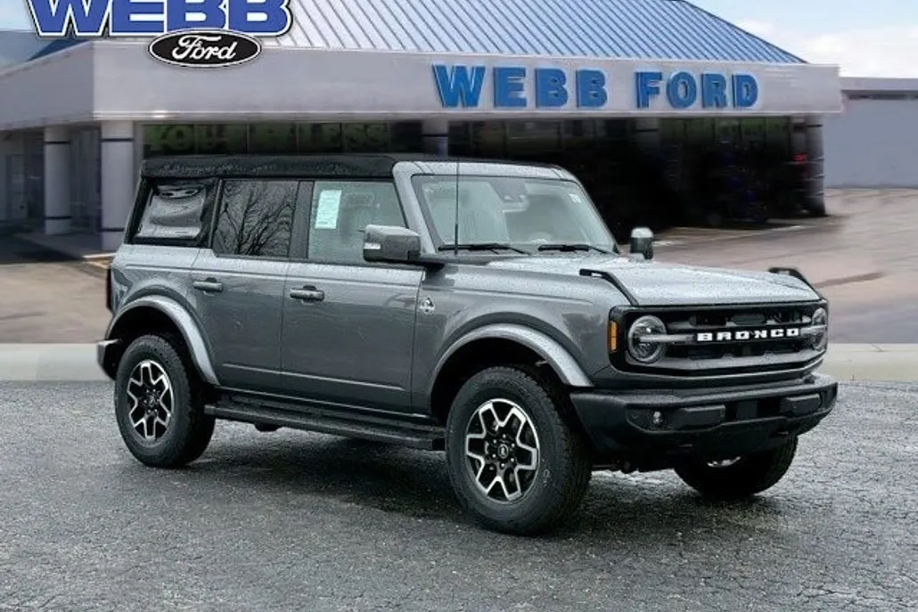 2024 Ford Bronco Outer Banks photo 1