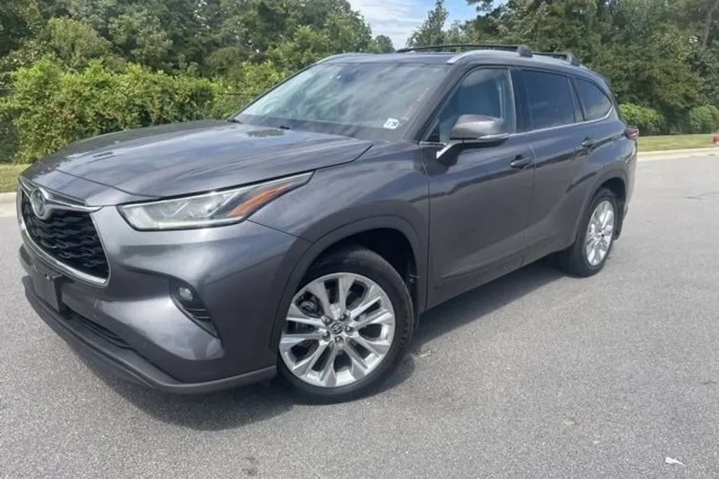 2023 Toyota Highlander Hybrid Limited photo 1