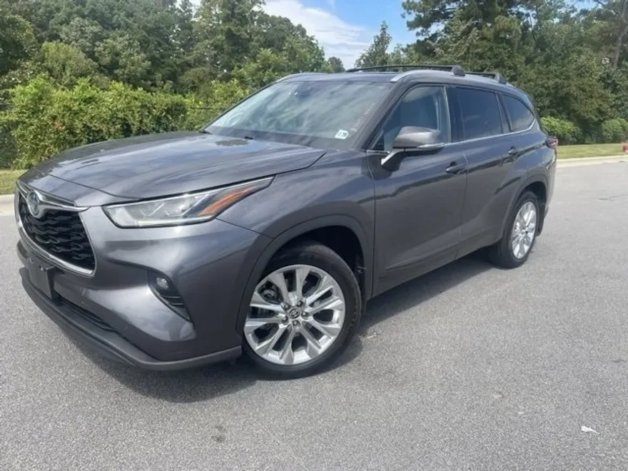 2023 Toyota Highlander Hybrid Limited photo 1