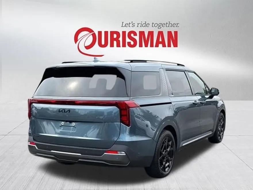 2025 Kia Carnival SX photo 1