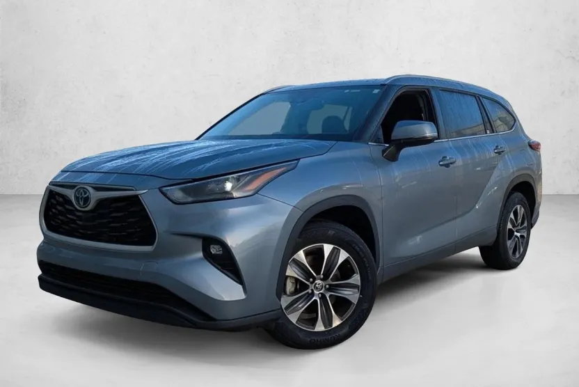 2024 Toyota Highlander XLE photo 1