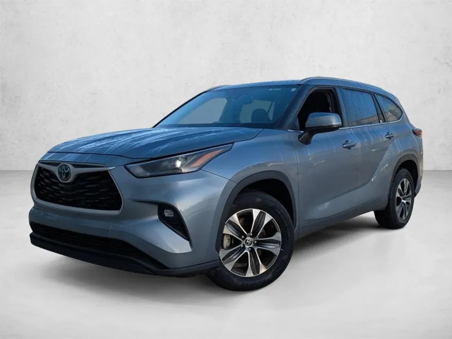 2024 Toyota Highlander XLE photo 1