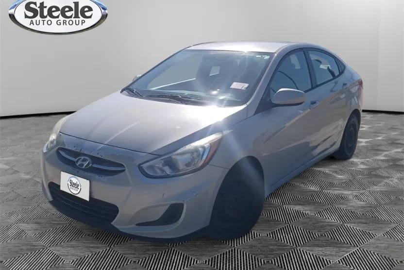 2016 Hyundai Accent SE photo 1