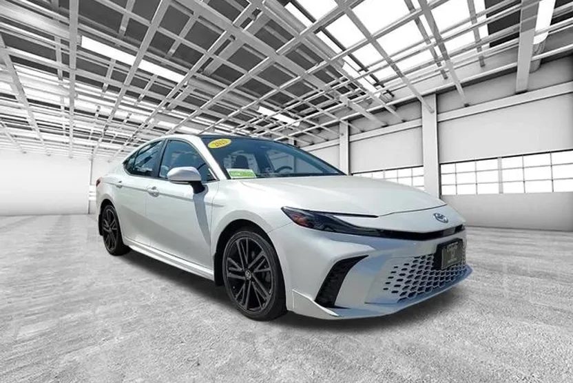 2025 Toyota Camry XSE photo 1