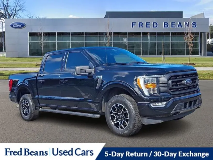 2023 Ford F-150 XLT photo 1