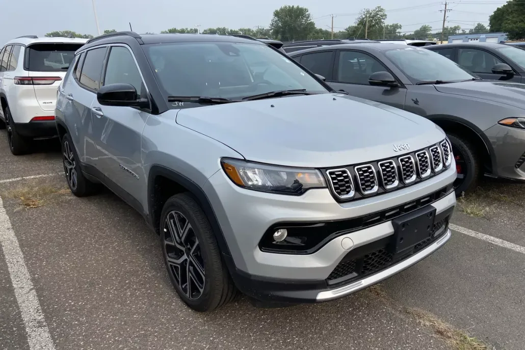 2025 Jeep Compass Limited photo 1