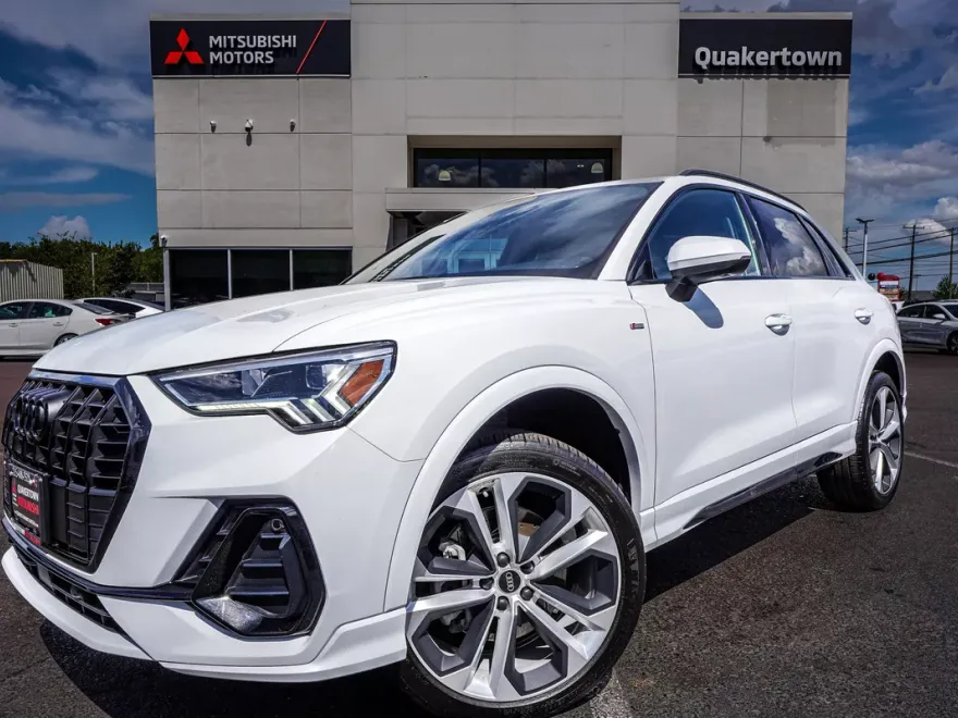2022 Audi Q3 45 TFSI S line Premium photo 1