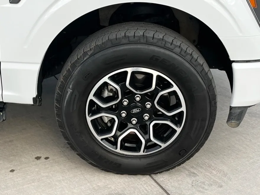 2023 Ford F-150 XLT photo 1