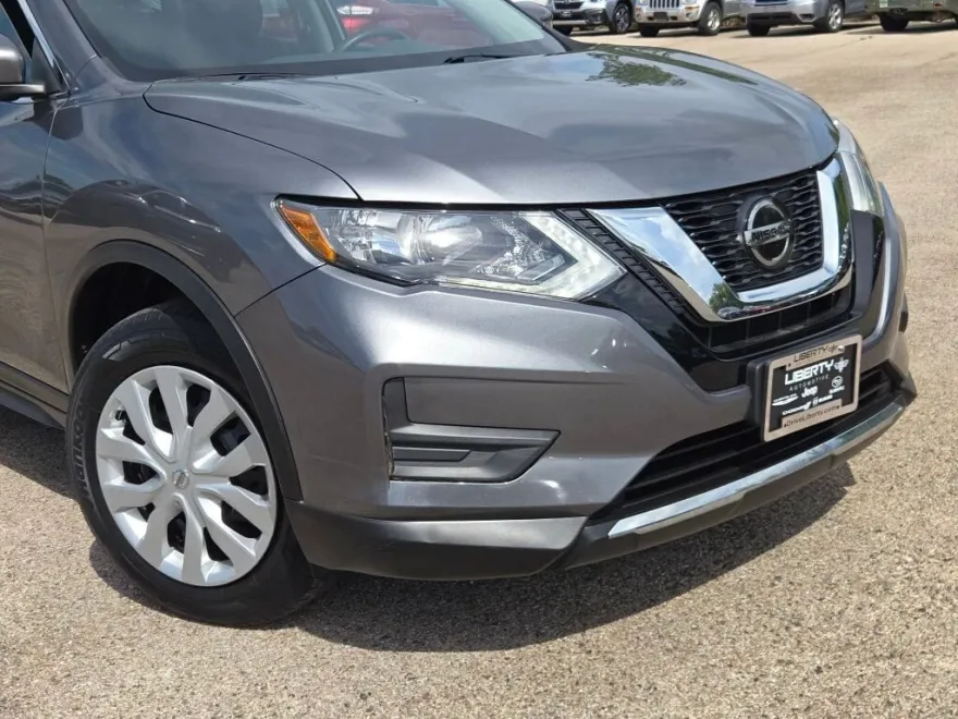 2020 Nissan Rogue S photo 1