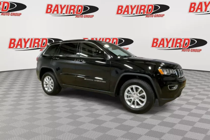 2022 Jeep Cherokee Laredo photo 1