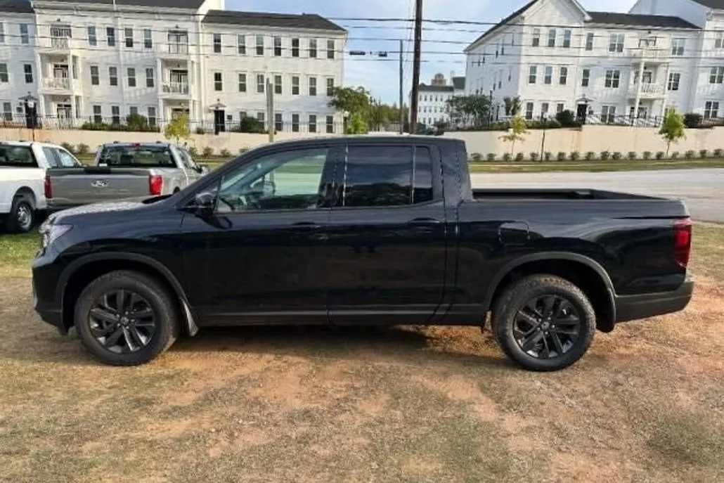 2024 Honda Ridgeline Sport photo 1