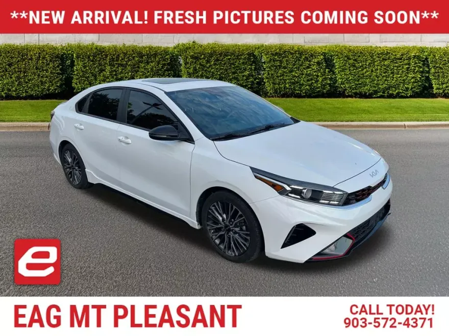 2022 Kia Forte GT-Line photo 1