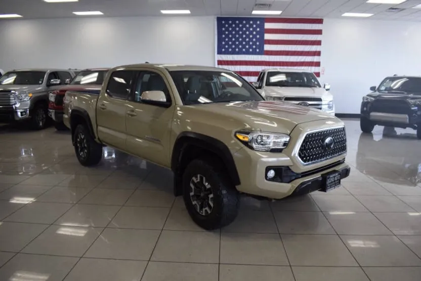 2018 Toyota Tacoma TRD Off-Road photo 1