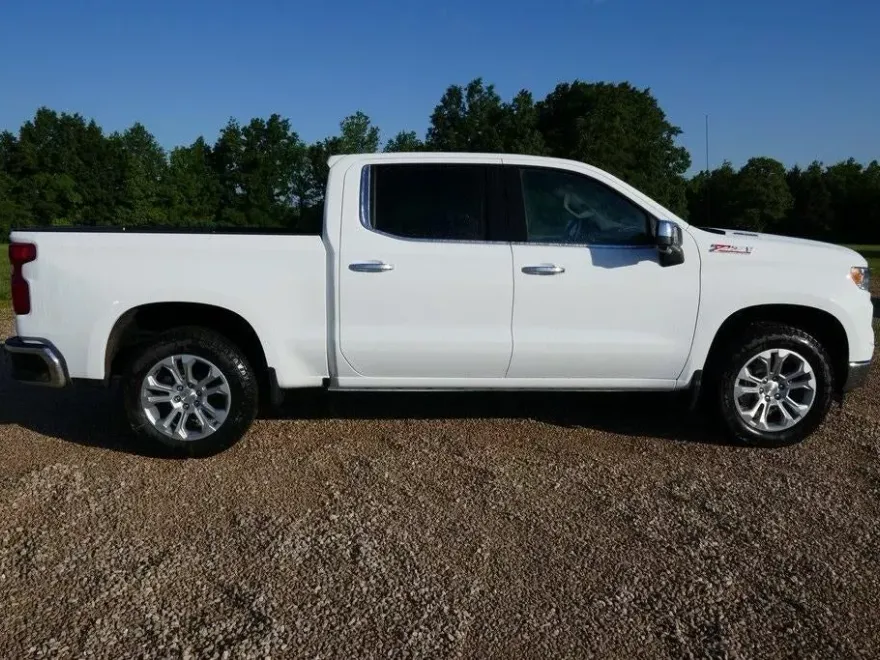 2025 Chevrolet Silverado 1500 LTZ photo 1