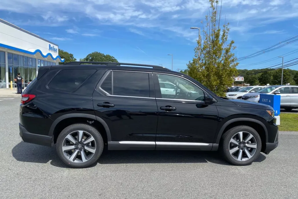2025 Honda Pilot Touring photo 1