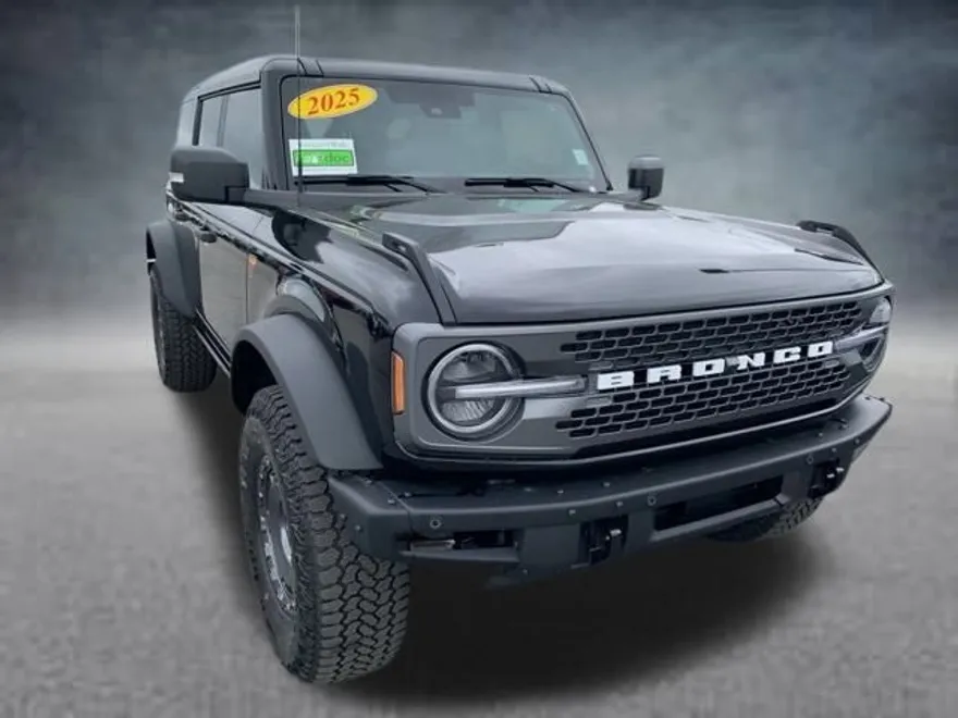 2025 Ford Bronco Badlands photo 1