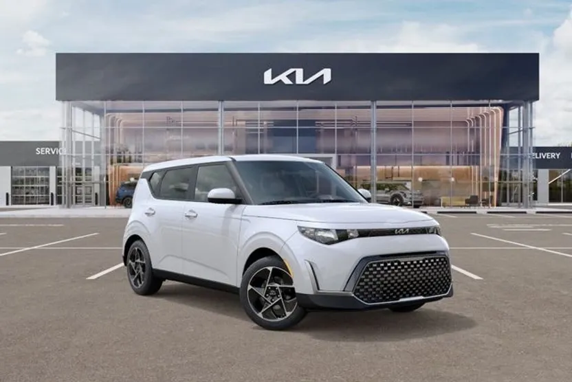 2025 Kia Soul EX photo 1