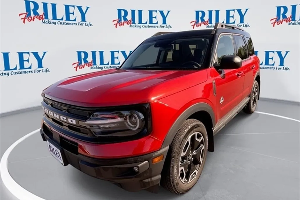 2024 Ford Bronco Sport Outer Banks photo 1