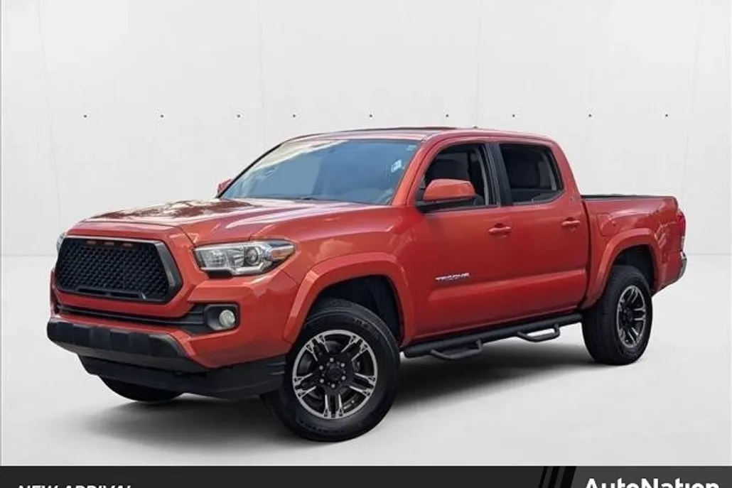 2017 Toyota Tacoma SR5 Double Cab V6 photo 1