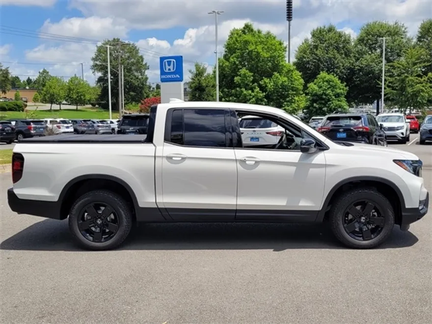 2025 Honda Ridgeline Black Edition photo 1
