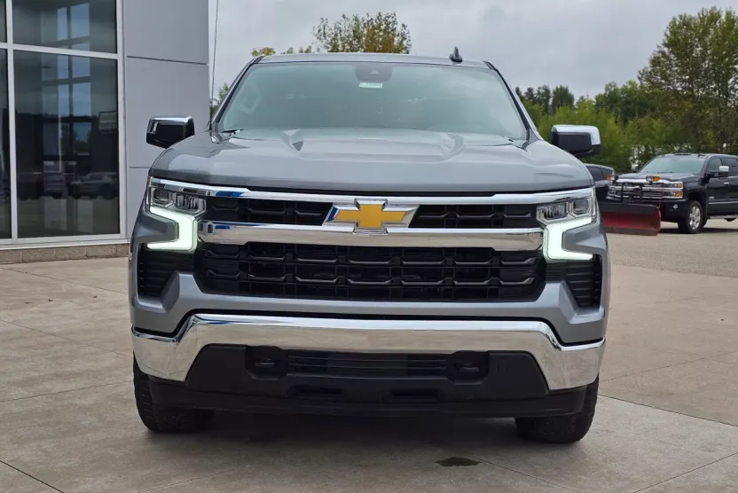 2026 Chevrolet Silverado 1500 LT photo 1