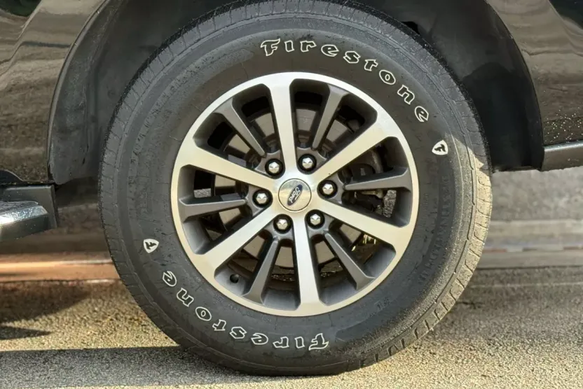2018 Ford Expedition XLT photo 1