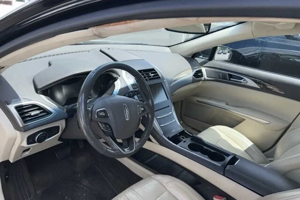 2014 Lincoln MKZ Base photo 1