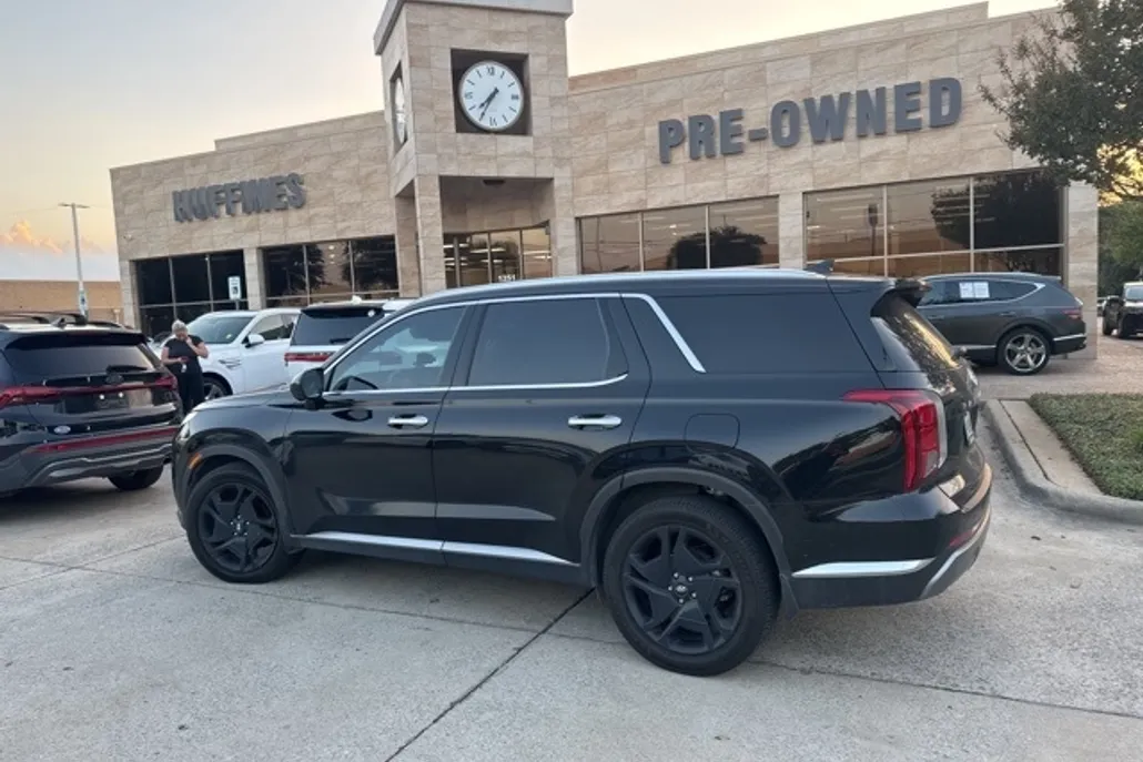2024 Hyundai Palisade Limited photo 1