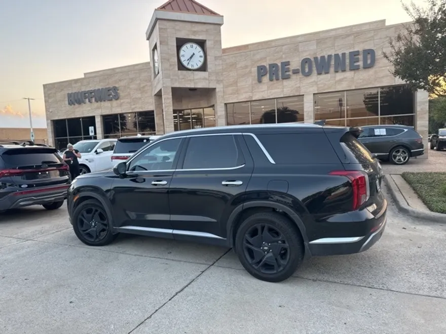 2024 Hyundai Palisade Limited photo 1