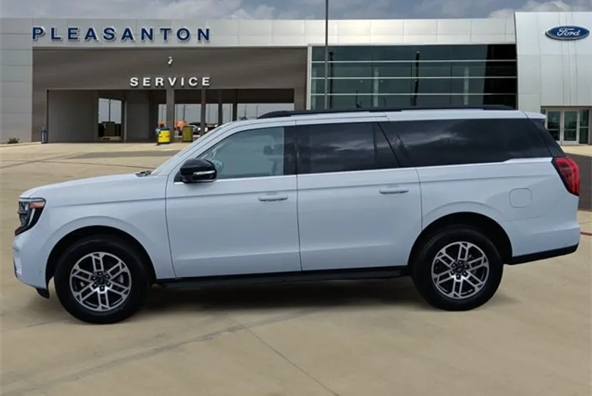2025 Ford Expedition MAX photo 1