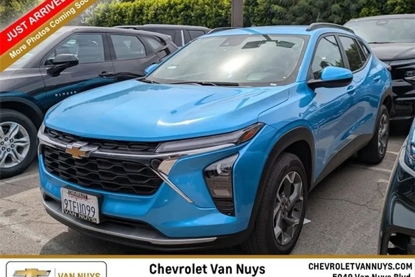 2025 Chevrolet Trax LT photo 1