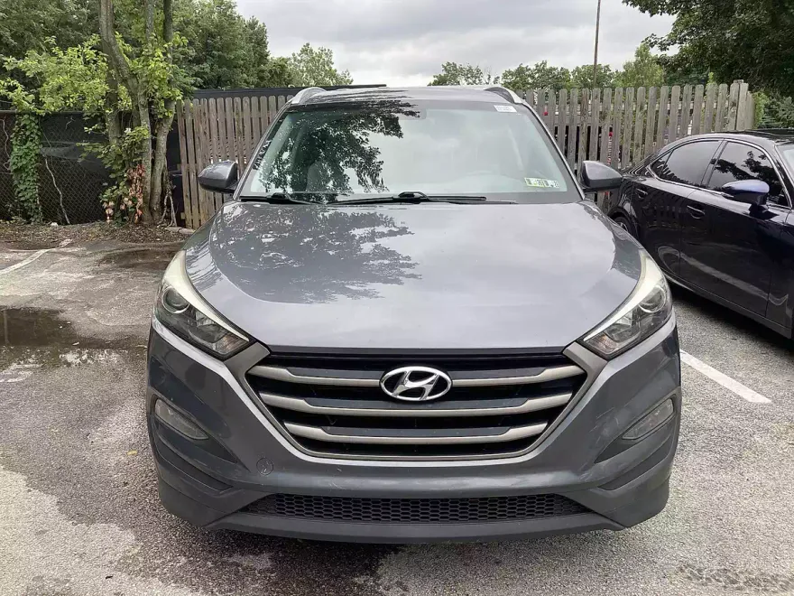 2016 Hyundai Tucson SE photo 1