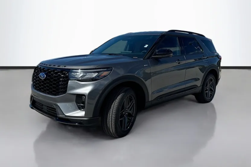 2025 Ford Explorer ST-Line photo 1