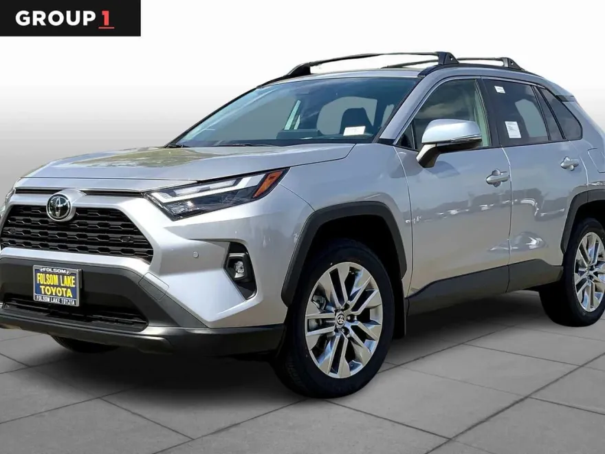 2025 Toyota RAV4 XLE Premium photo 1
