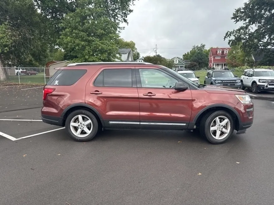 2018 Ford Explorer XLT photo 1
