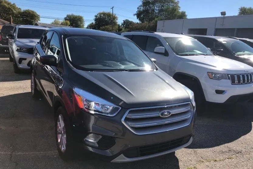2019 Ford Escape SE photo 1