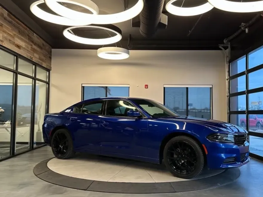 2019 Dodge Charger SXT photo 1