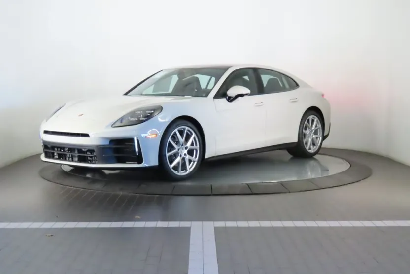 2025 Porsche Panamera 4 photo 1