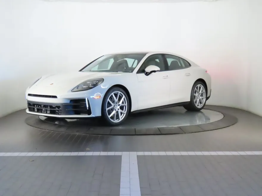 2025 Porsche Panamera 4 photo 1