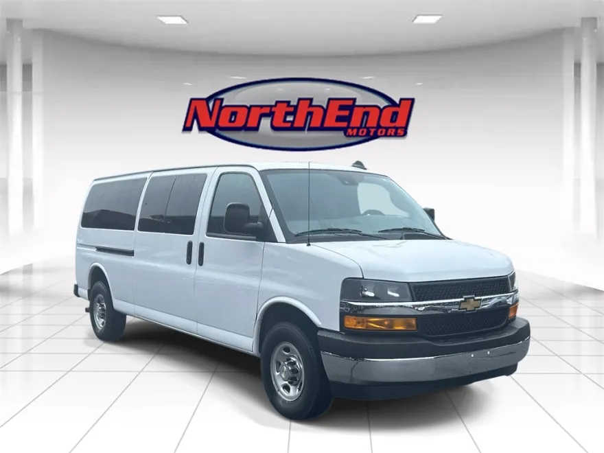 2024 Chevrolet Express Passenger LT photo 1