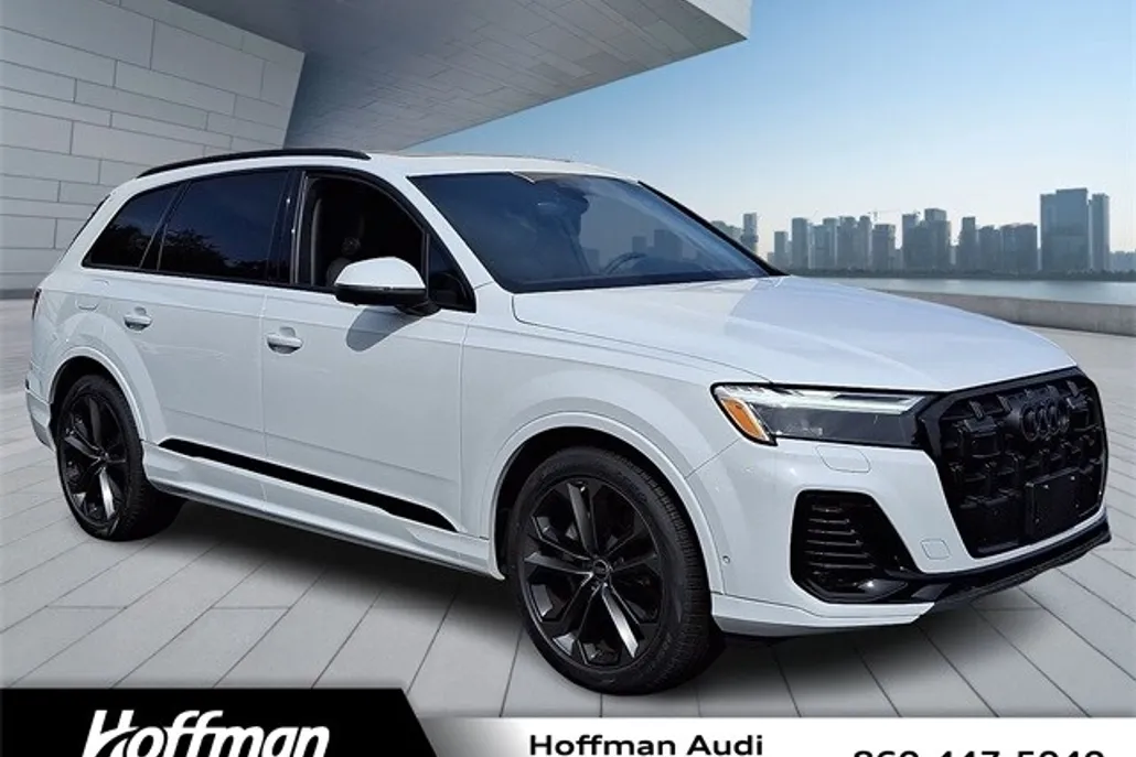 2025 Audi Q7 55 Premium Plus photo 1