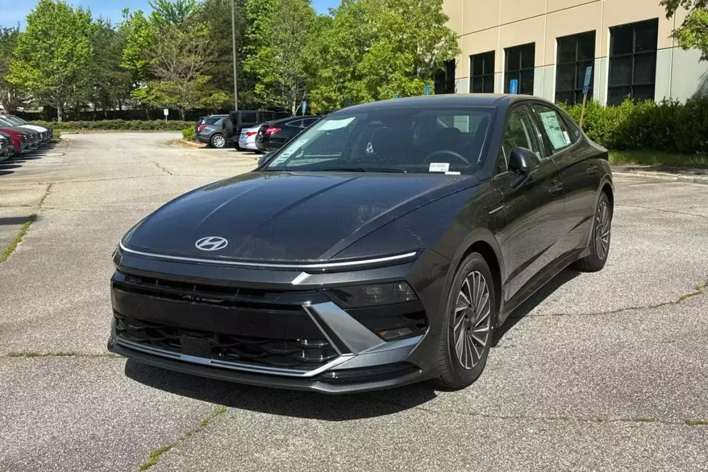 2025 Hyundai Sonata Hybrid SEL photo 1