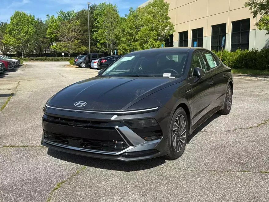 2025 Hyundai Sonata Hybrid SEL photo 1