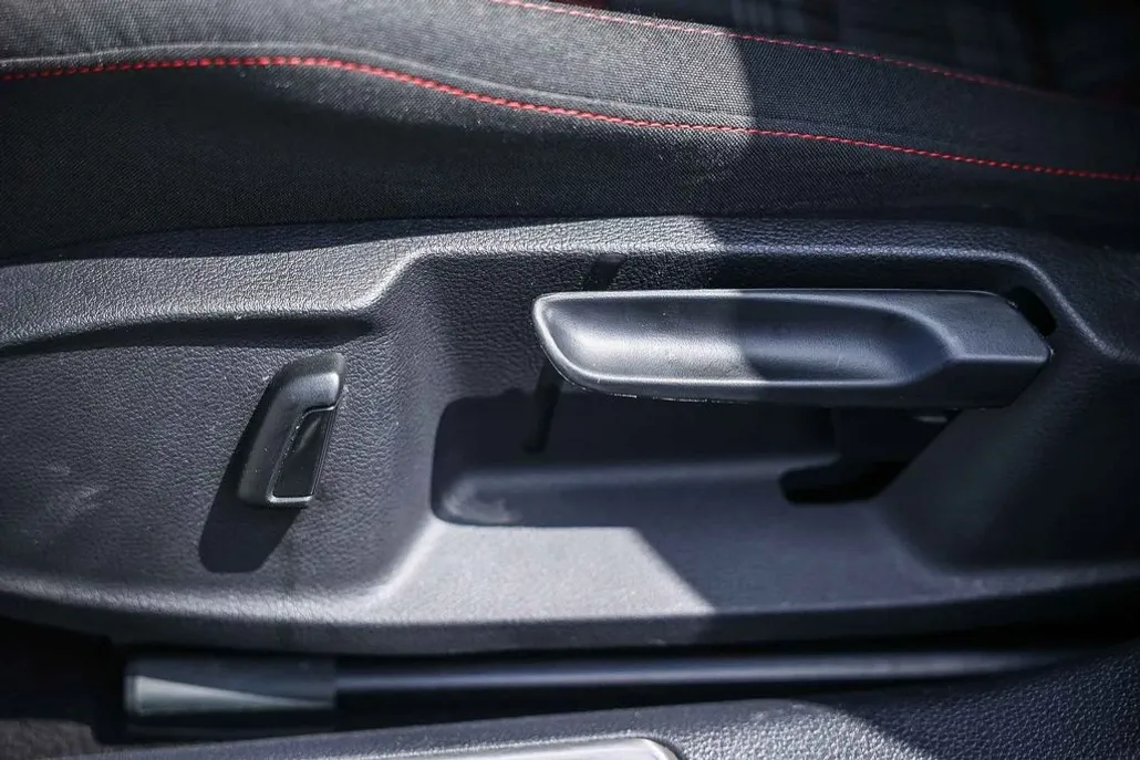 2019 Volkswagen Golf GTI S photo 1